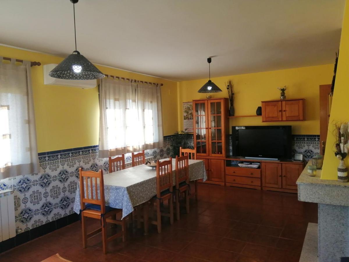 Alojamientos Lunada Candeleda Esterno foto